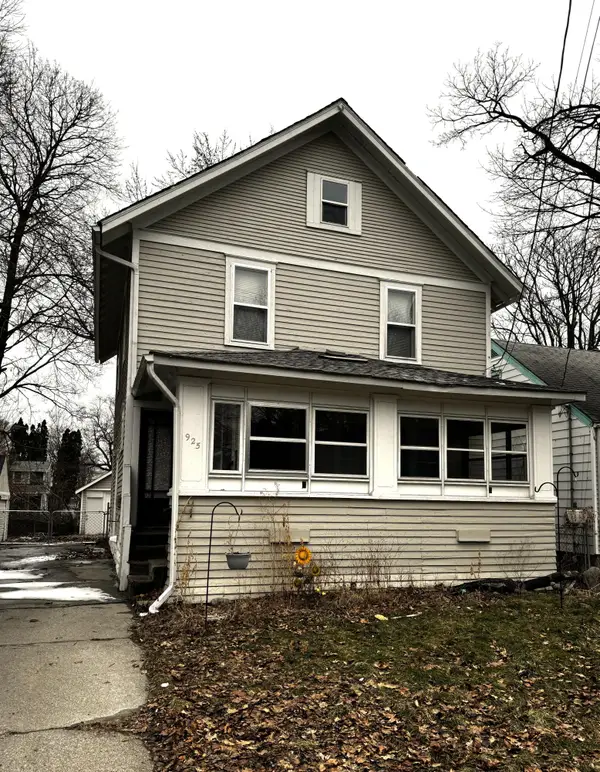 925 S Holmes Street, Lansing, MI 48912