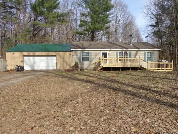 222 E 4th Street, Grand Junction, MI 49056