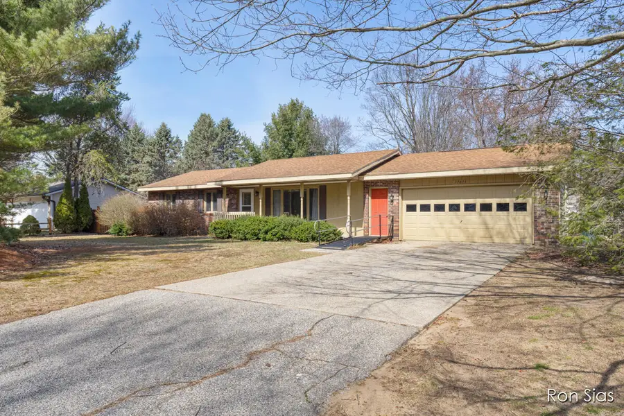 17075 Lakeview Road, Holland, MI 49424 - #2