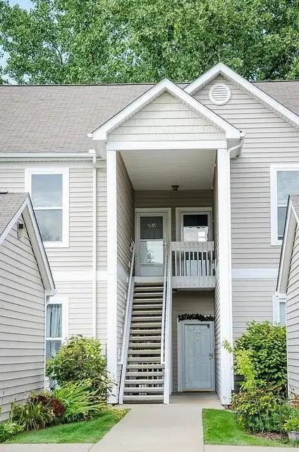 8185 Autumn Woods Trail, Ypsilanti, MI 48198