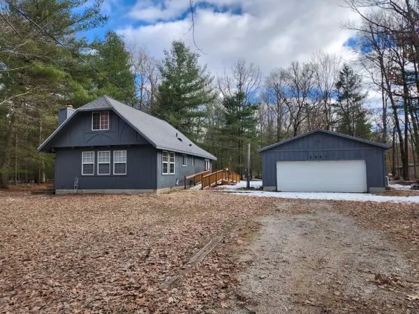 1041 Wolf Lake Drive, Baldwin, MI 49304