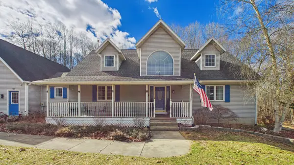 10345 Red Oak Ridge, Howard City, MI 49329