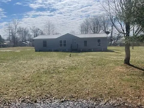 44 E Howard Street, Grand Junction, MI 49056