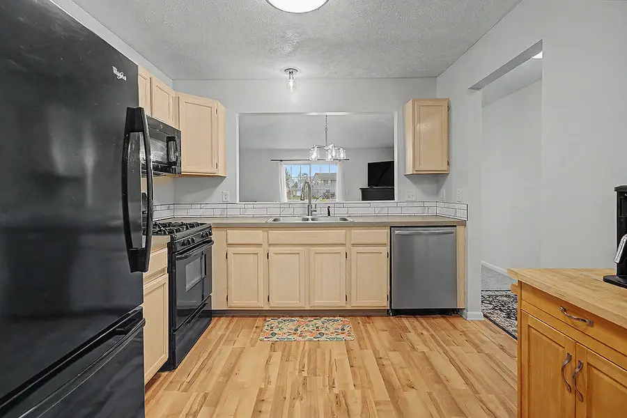 5423 Rivertown Circle Sw, Wyoming, MI 49418 - #3