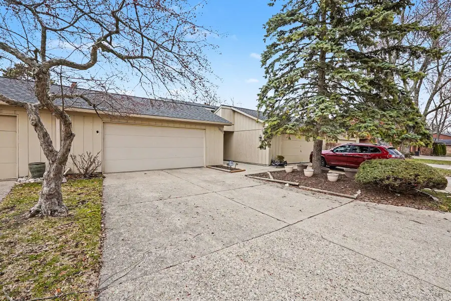 42565 Eldon Avenue #56, Clinton Township, MI 48038 - #2