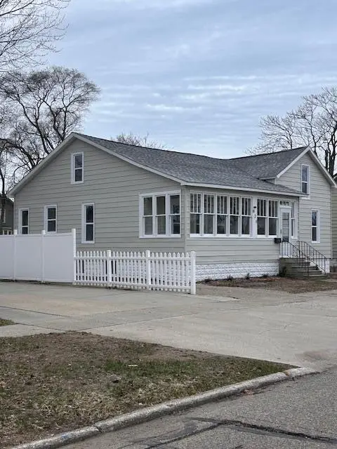 826 Elliott Avenue, Grand Haven, MI 49417 - #2