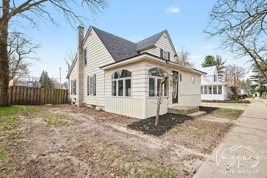 603 W Maple Street, Wayland, MI 49348 - #2