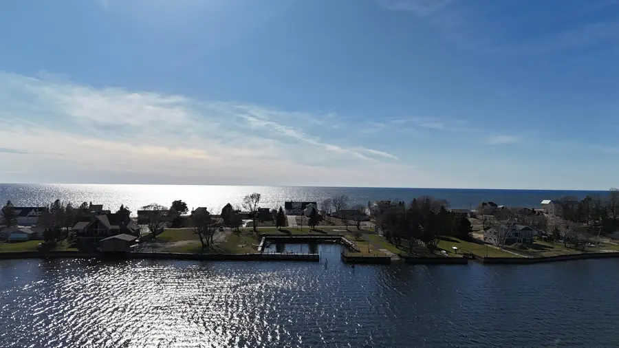 846 S Lakeshore Drive #3, Ludington, MI 49431 - #3