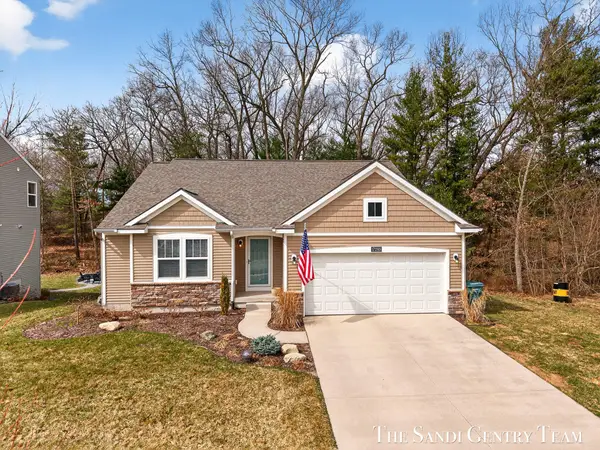 17285 Richton Drive, Nunica, MI 49448