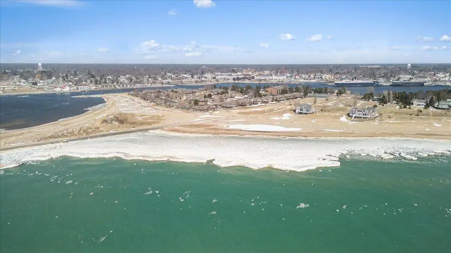 176 Harbor Drive, Ludington, MI 49431 - #2