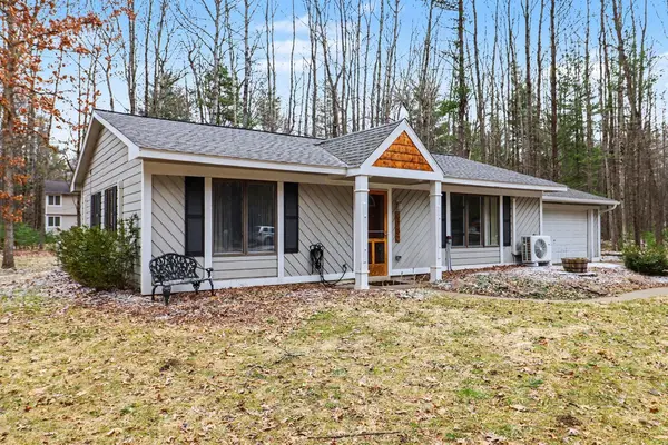 6782 White Pine Drive, Canadian Lakes, MI 49346