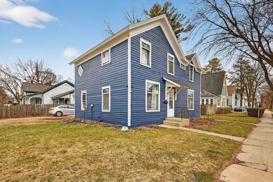 200 E Grove Street #2, Greenville, MI 48838 - #3