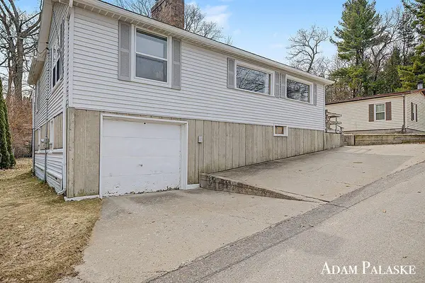 8457 Brower Lake Drive Ne, Rockford, MI 49341