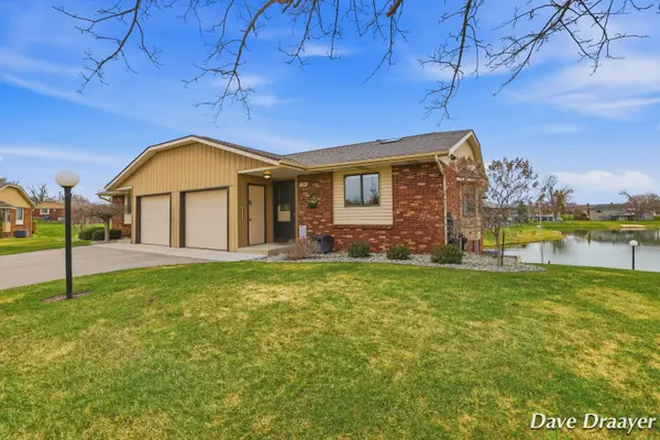 709 Waterview Court, Grandville, MI 49418