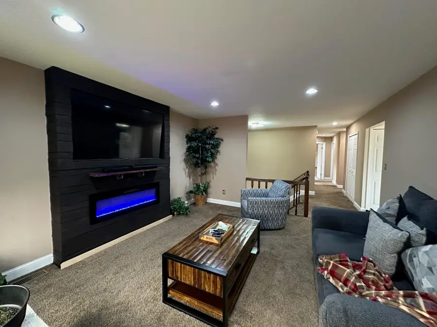 1535 Kings Crown, Wixom, MI 48393 - #3