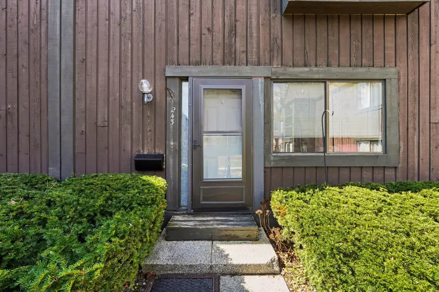 243 Ballantrae Court, Kalamazoo, MI 49006 - #2