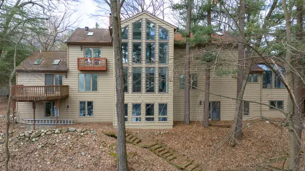 7129 Lakeridge Place, Kalamazoo, MI 49009