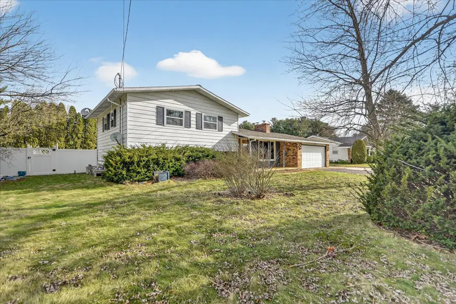 4546 E Berry Road, Pleasant Lake, MI 49272 - #2