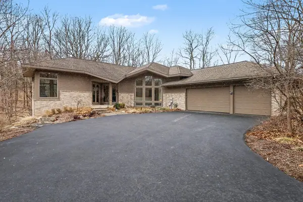 5583 Great Hawk Circle, Ann Arbor, MI 48105