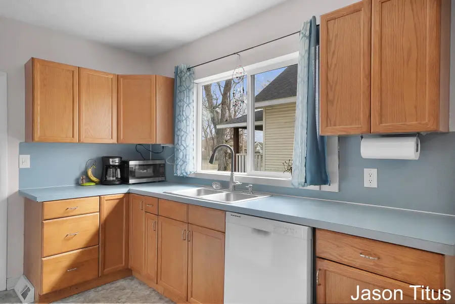 2507 Day Avenue Nw, Walker, MI 49544 - #2