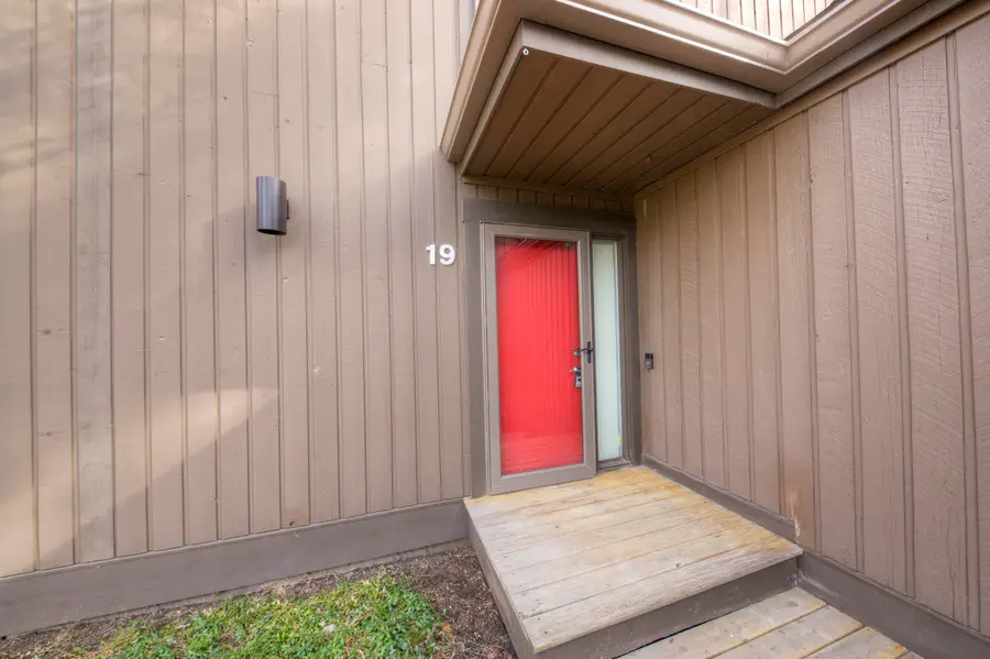 19 Westbury Court, Ann Arbor, MI 48105 - #3