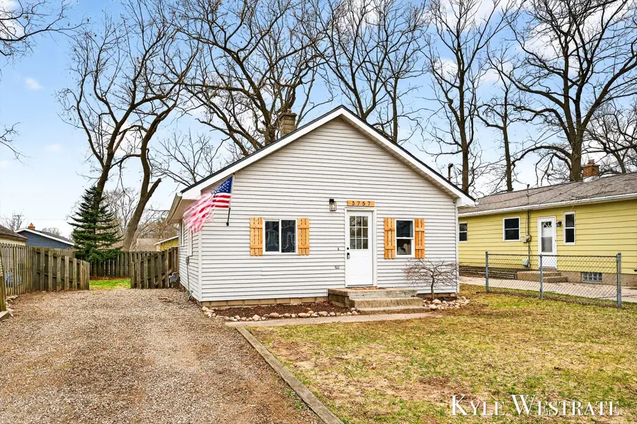 3757 Michael Avenue Sw, Wyoming, MI 49509 - #2