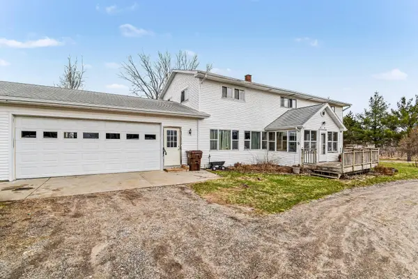 2489 10 Mile Road Nw, Sparta, MI 49345