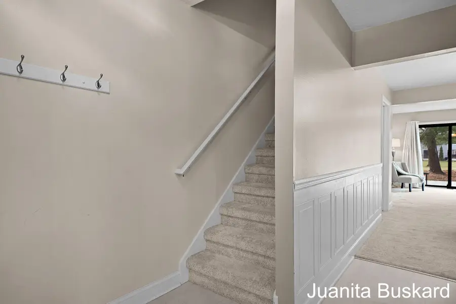 4106 North Norway Street Se, Kentwood, MI 49546 - #3