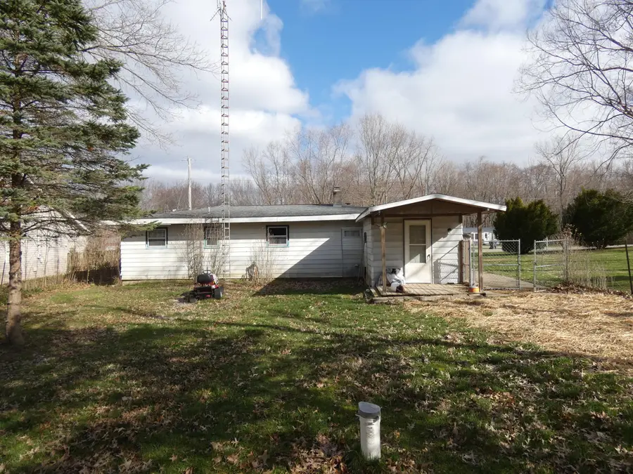 8376 E Baldwin Avenue, Watervliet, MI 49098 - #3