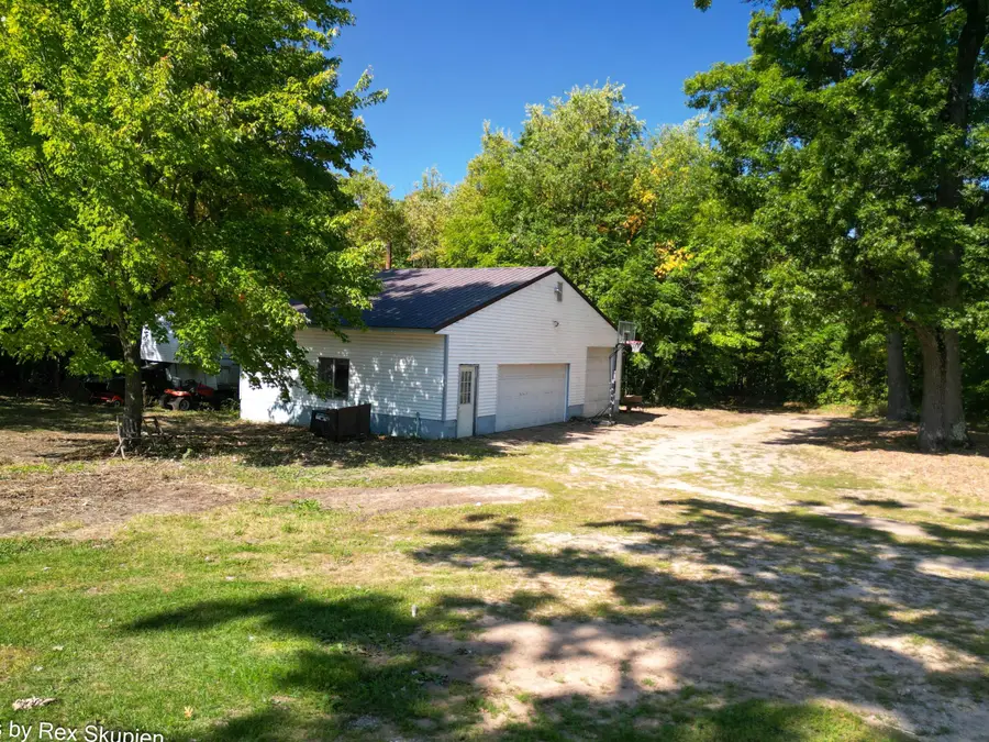 11664 N Gordon Avenue, Bitely, MI 49309 - #3