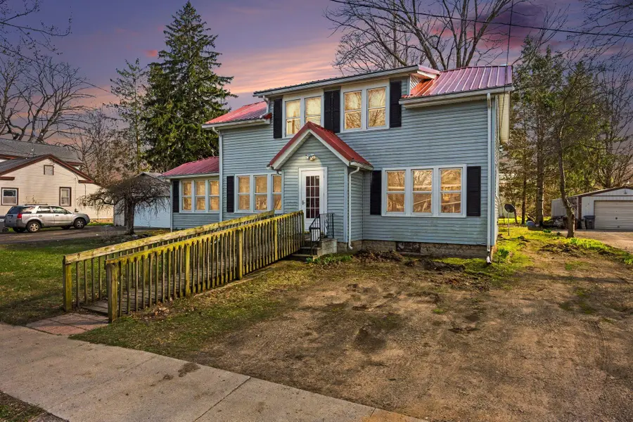 413 W Saint Joseph Street, Lawrence, MI 49064 - #3