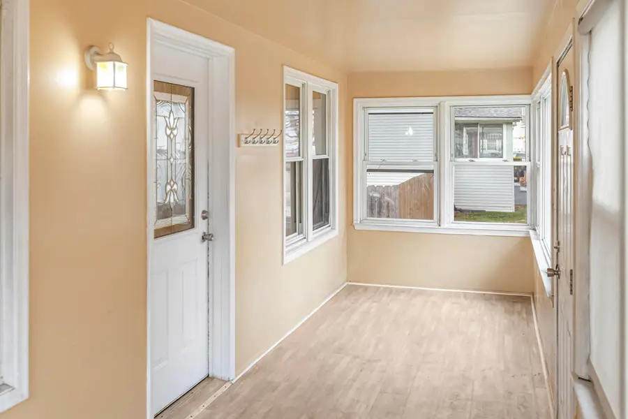 7335 Wiegand Boulevard, Center Line, MI 48015 - #3