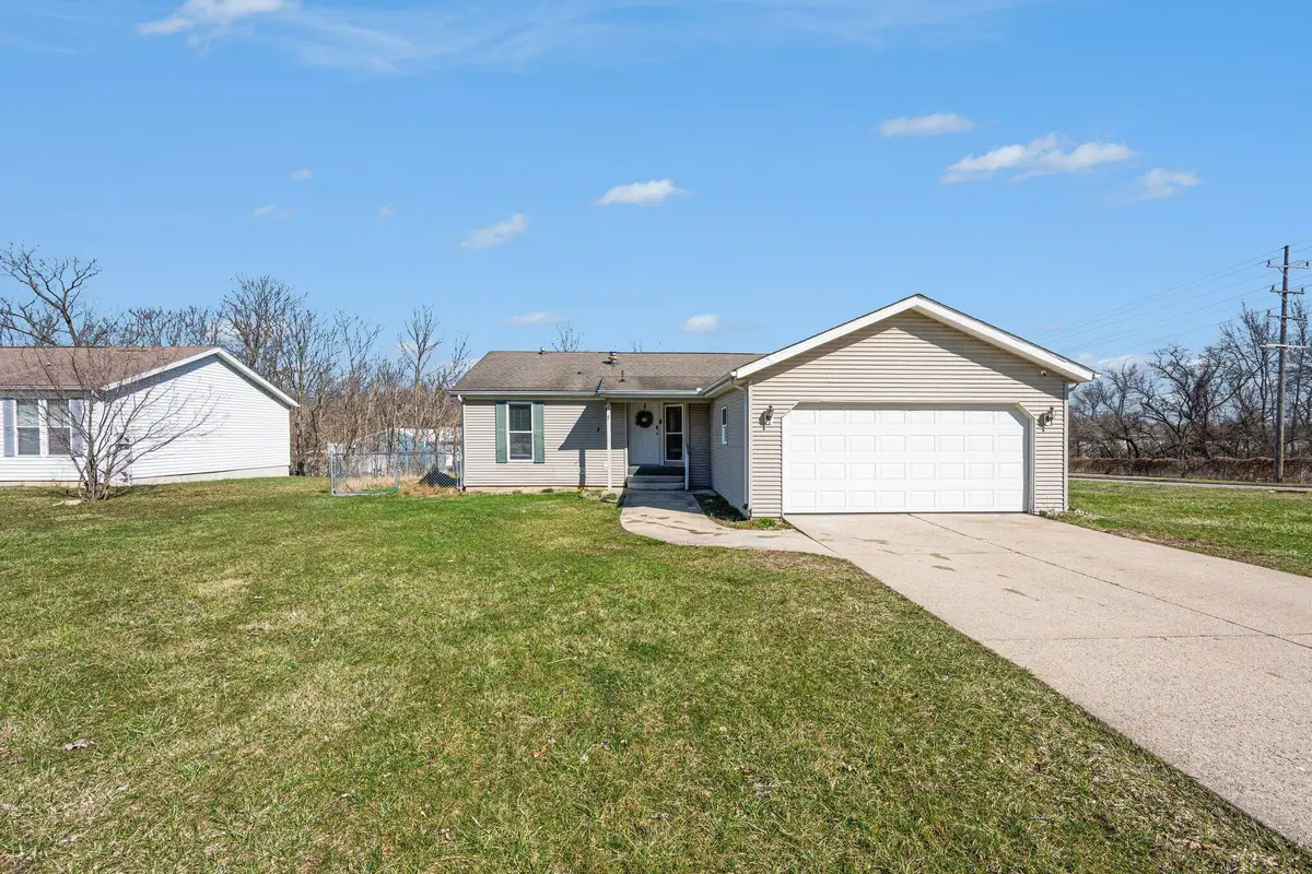 4 N New Moon Terrace, Springfield, MI 49037 - #1