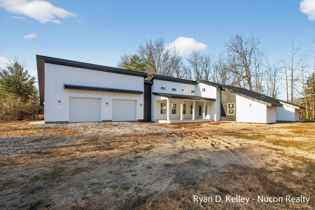 8411 Peninsula Drive W, Stanwood, MI 49346 - #1