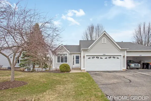 319 Winter Oak E, Holland, MI 49424