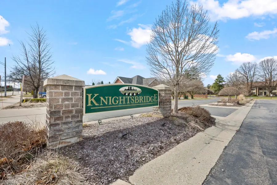 4376 Knightsbridge Lane, West Bloomfield, MI 48323 - #2