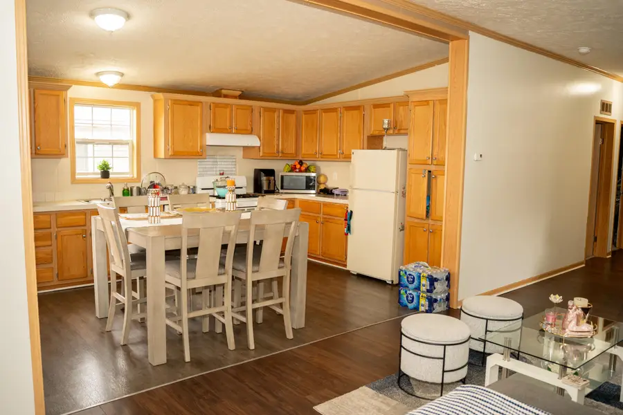 2040 Reo Avenue, Lincoln Park, MI 48146 - #3