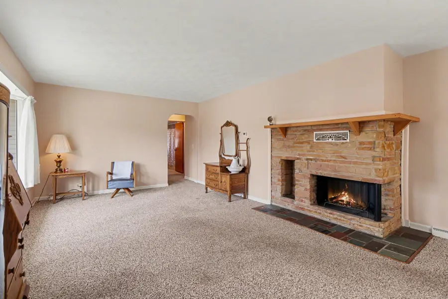 605 S Anderson Street, Plainwell, MI 49080 - #3