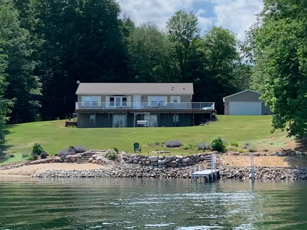 23004 Miramichi Drive, Evart, MI 49631