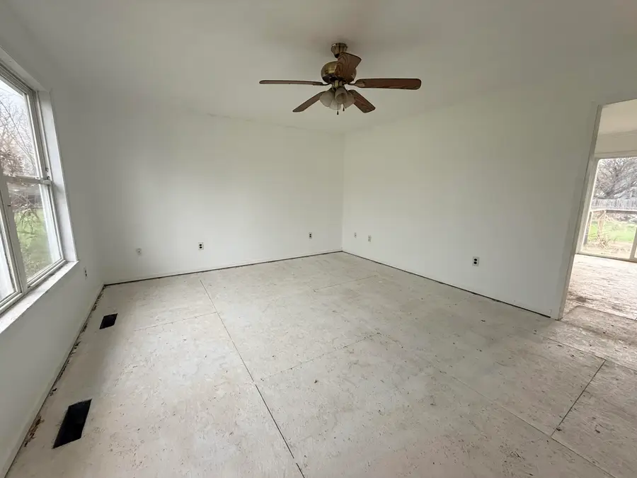 323 E South Street, Marcellus, MI 49067 - #3