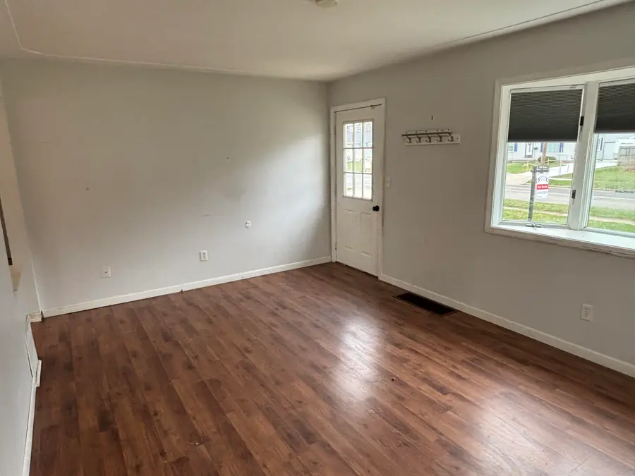 4919 Karen Avenue Sw, Wyoming, MI 49548 - #3