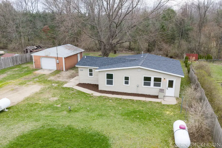 2112 101st Avenue, Otsego, MI 49078 - #2