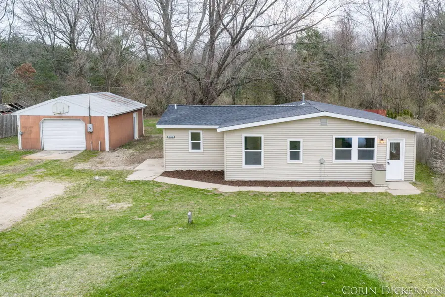 2112 101st Avenue, Otsego, MI 49078 - #3