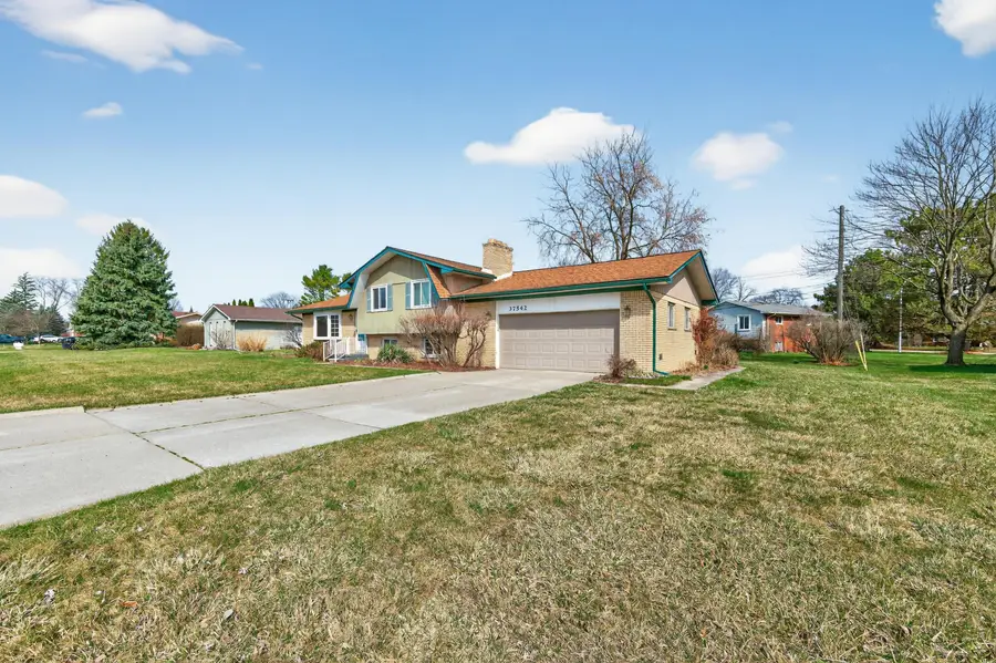 37542 Whitney Drive, Wayne, MI 48184 - #2