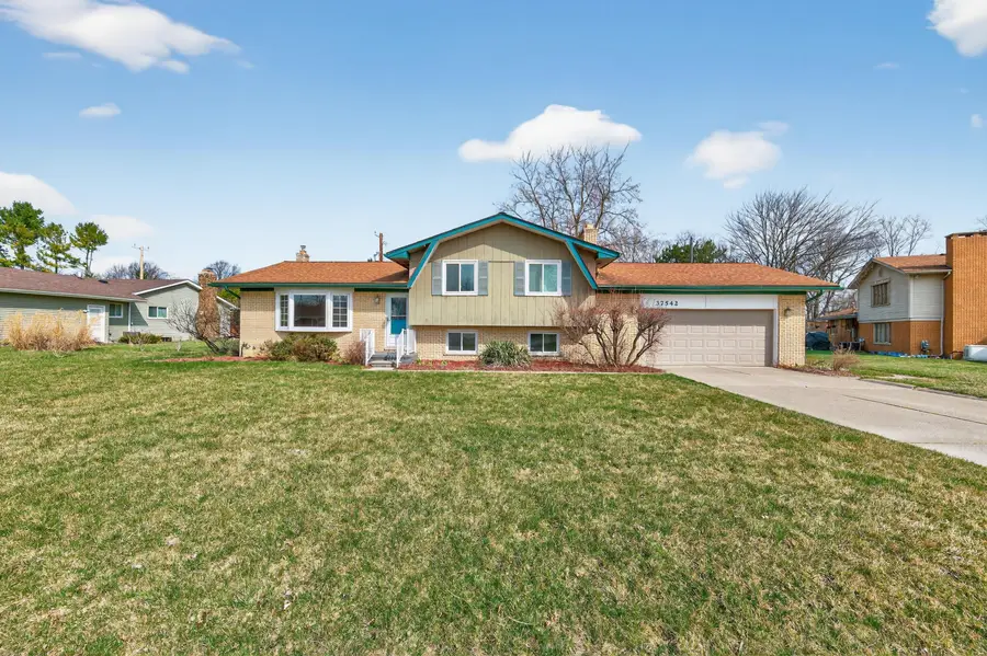 37542 Whitney Drive, Wayne, MI 48184 - #3