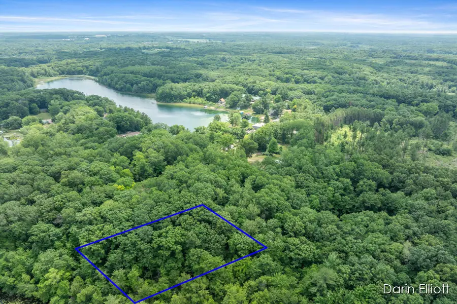 2187 Shawnee Trail Nw, Trufant, MI 49347 - #2