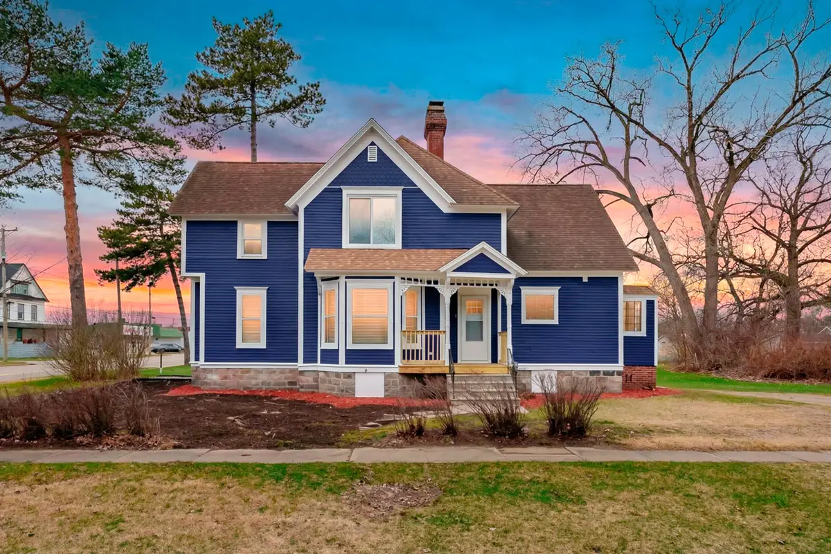 125 E Delaware Street, Decatur, MI 49045 - #1