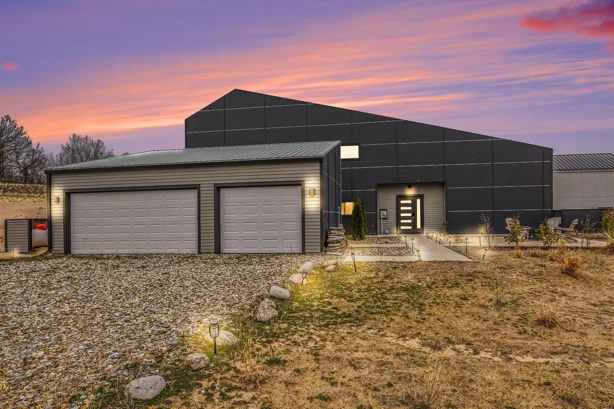 7426 Lake Solis Drive, Stevensville, MI 49127 - #1