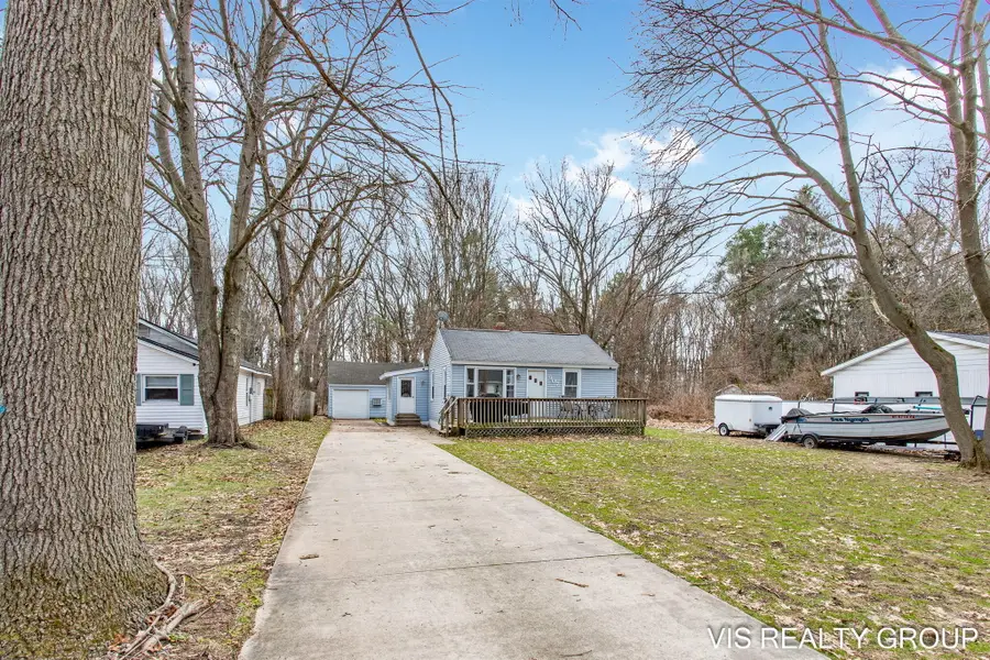 907 Wilson Avenue, Norton Shores, MI 49441 - #2