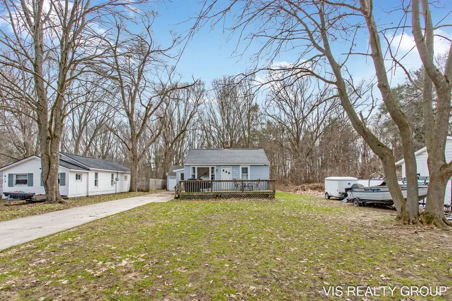 907 Wilson Avenue, Norton Shores, MI 49441 - #3